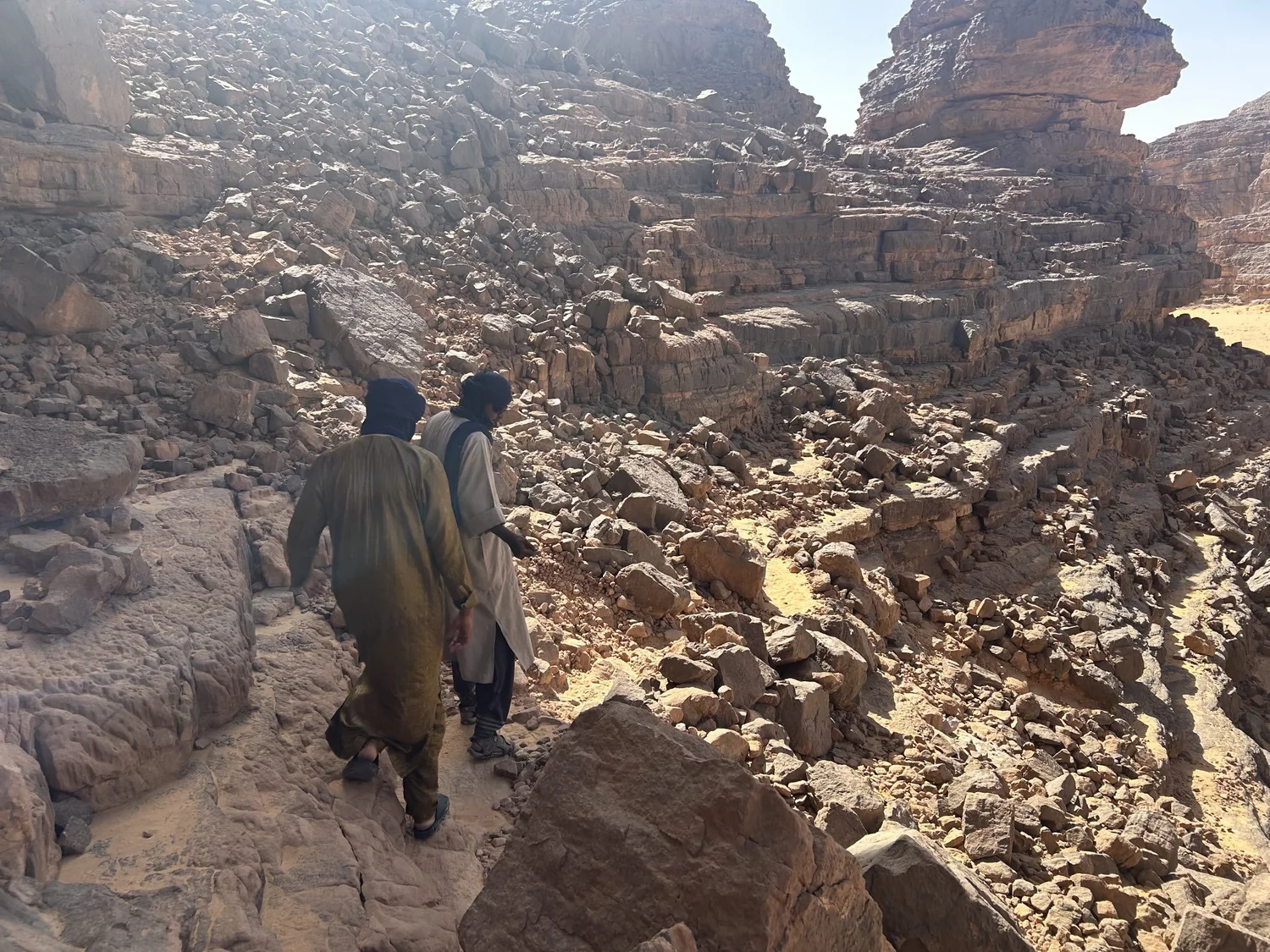 Dans la région du Tassili n'Ajjer en Algérie (Photographie prise par Dom Tulett, journaliste spécialisé dans le tourisme, et publiée sur son compte X : @DomTulett)
