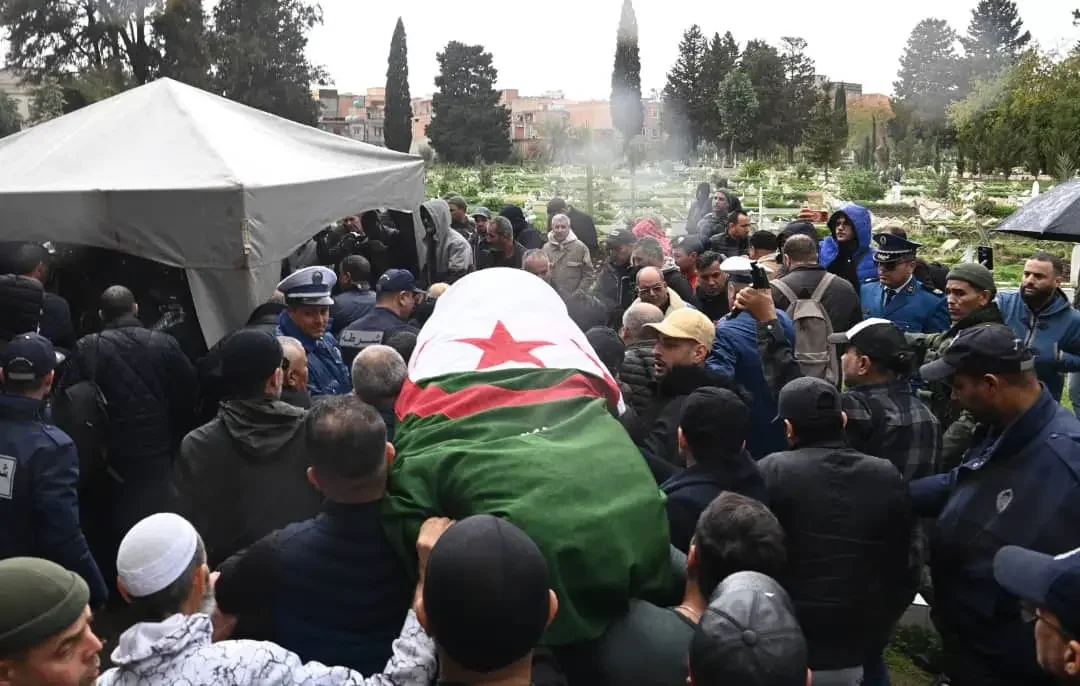 Enterrement de l’artiste algérienne Biyouna, au cimetière d’El Alia d’Alger, mercredi 26 novembre 2025 (Crédit : APS, agence de presse publique algérienne)
