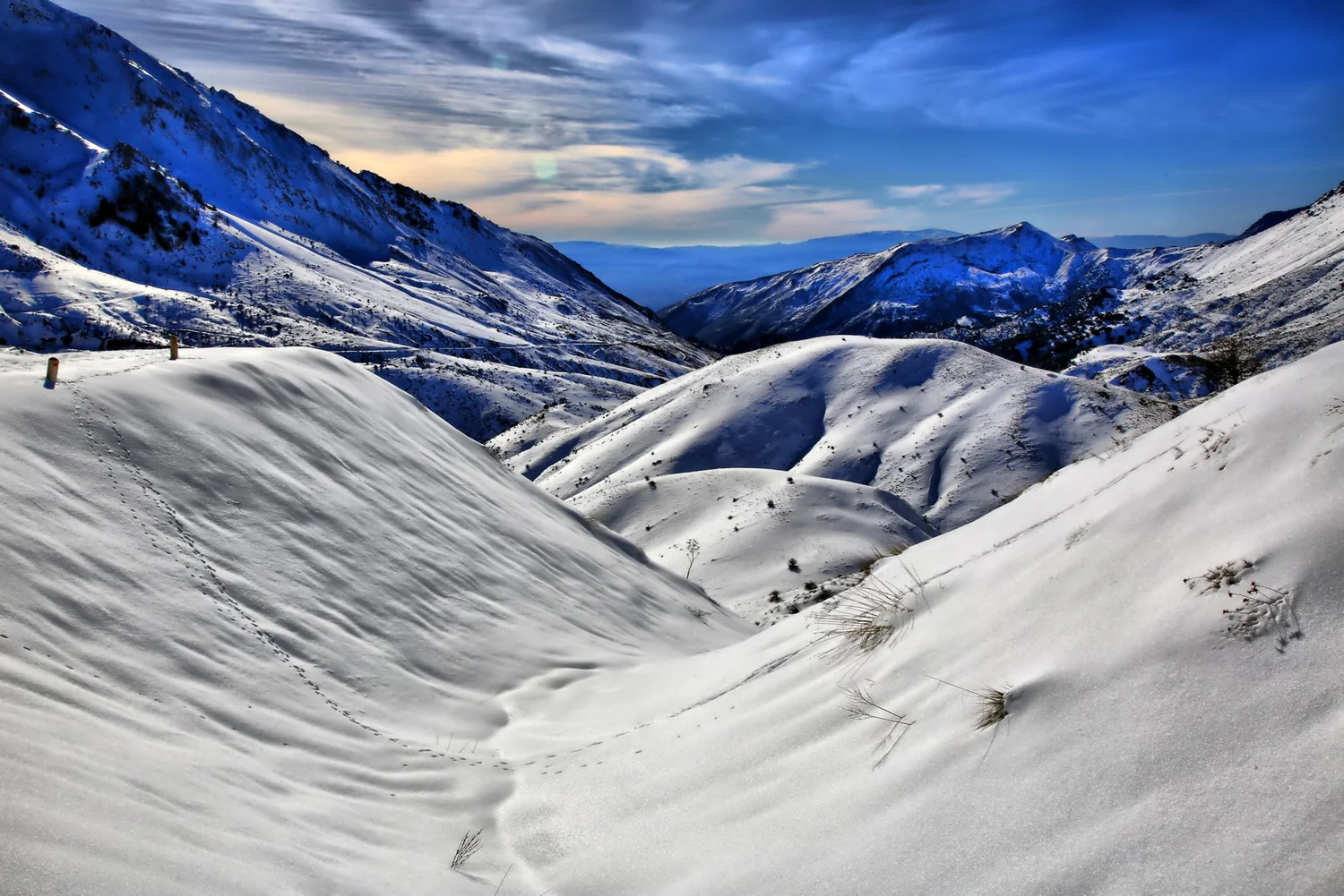 La station de montagne de Tikjda, sur le versant sud du Djurdjura, en décembre 2014 (Crédit : Zohir Mekdas, Creative Commons Attribution-Share Alike 4.0 International)