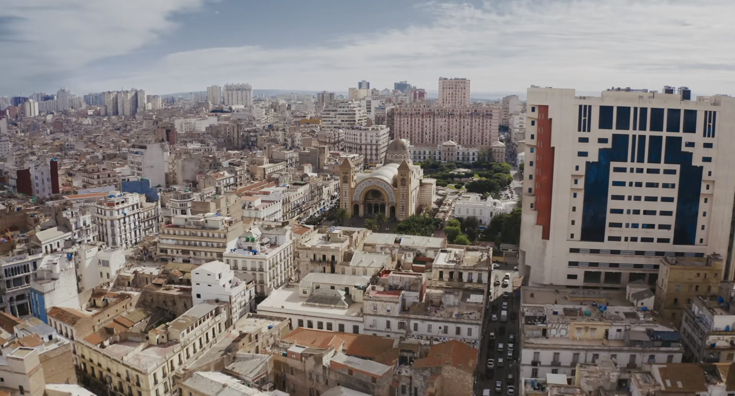 La ville d'Oran (Crédit photo : Direction l'Algérie, la série documentaire / Ayadi Productions)