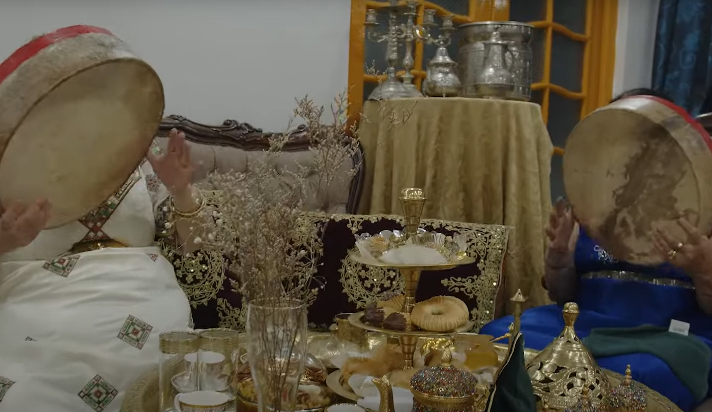Nadia bent Rouabhia et cheikha Menouba, fkirettes à Annaba (Crédit photo : Direction l'Algérie, la série documentaire / Ayadi Productions)